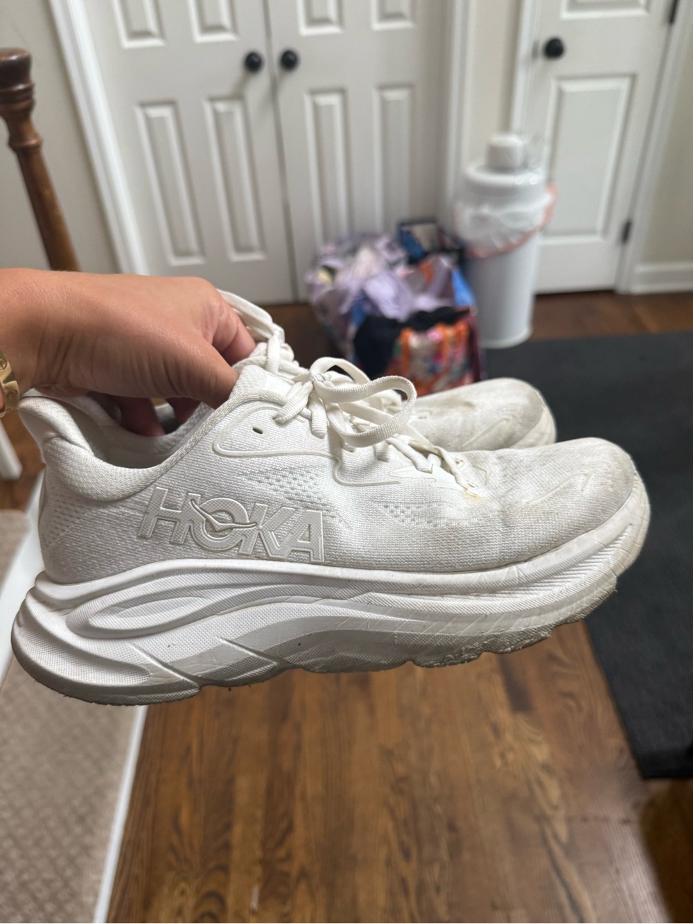 Hoka Clifton 10 Women’s White Athletic Sneakers 7.5 WIDE
